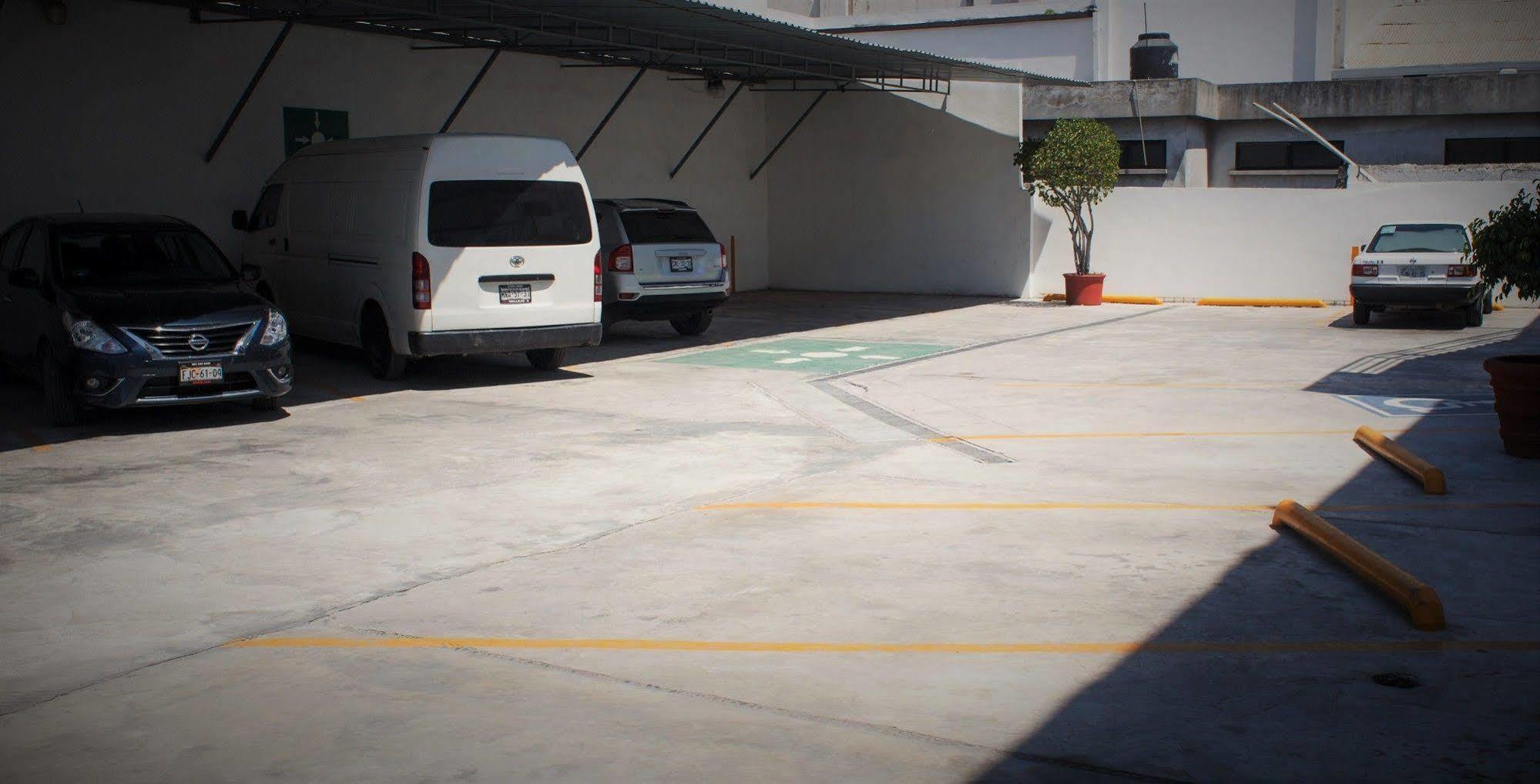 Fiesta Versalles Monterrey Exterior photo